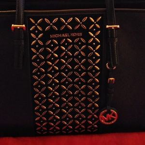 Micheal Kors purse